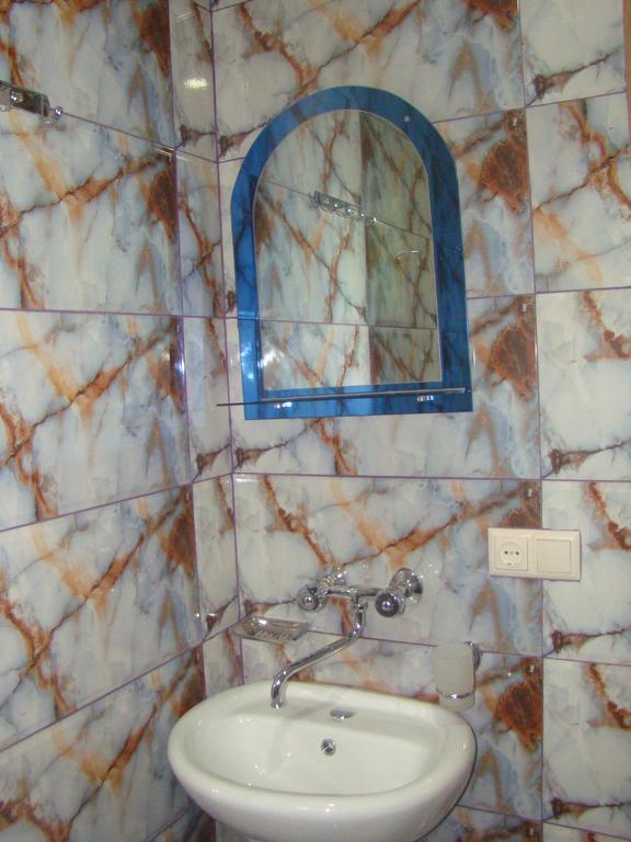 Guest House Tavaduri Mestia Bagian luar foto
