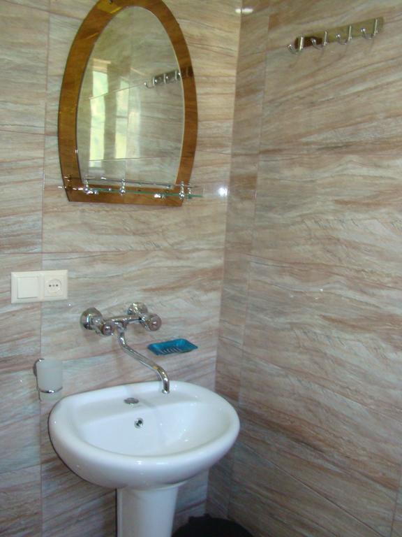 Guest House Tavaduri Mestia Bagian luar foto