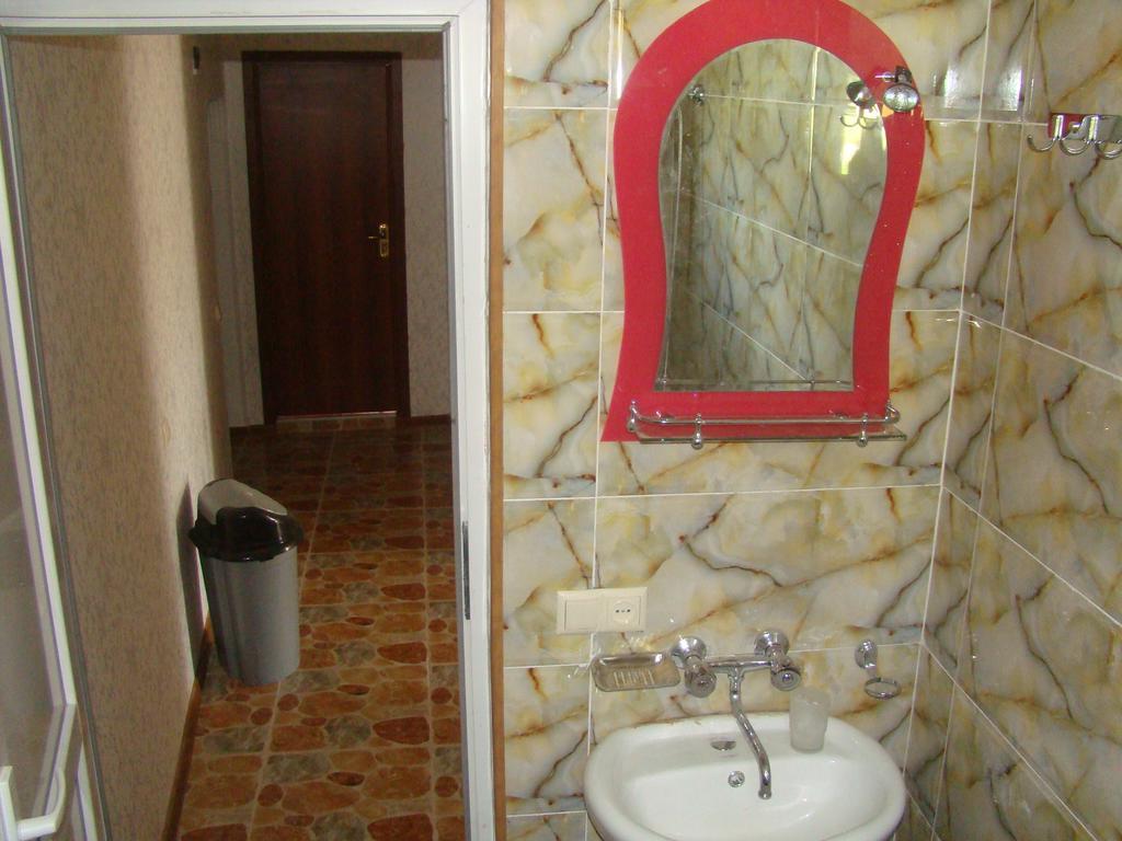 Guest House Tavaduri Mestia Bagian luar foto