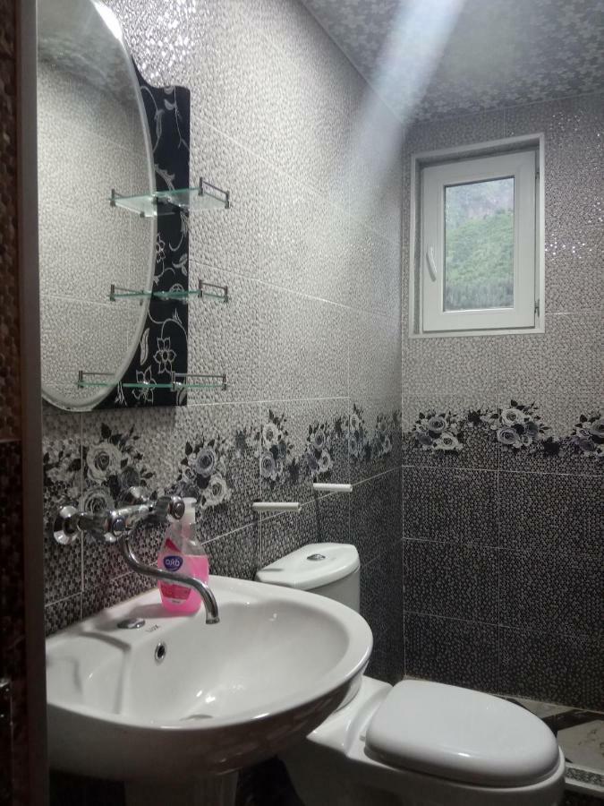 Guest House Tavaduri Mestia Bagian luar foto